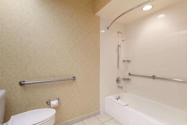 DoubleTree By Hilton Hotel Ontario Airport image 26