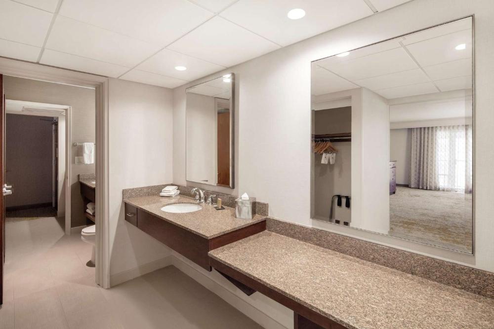 Room image 3