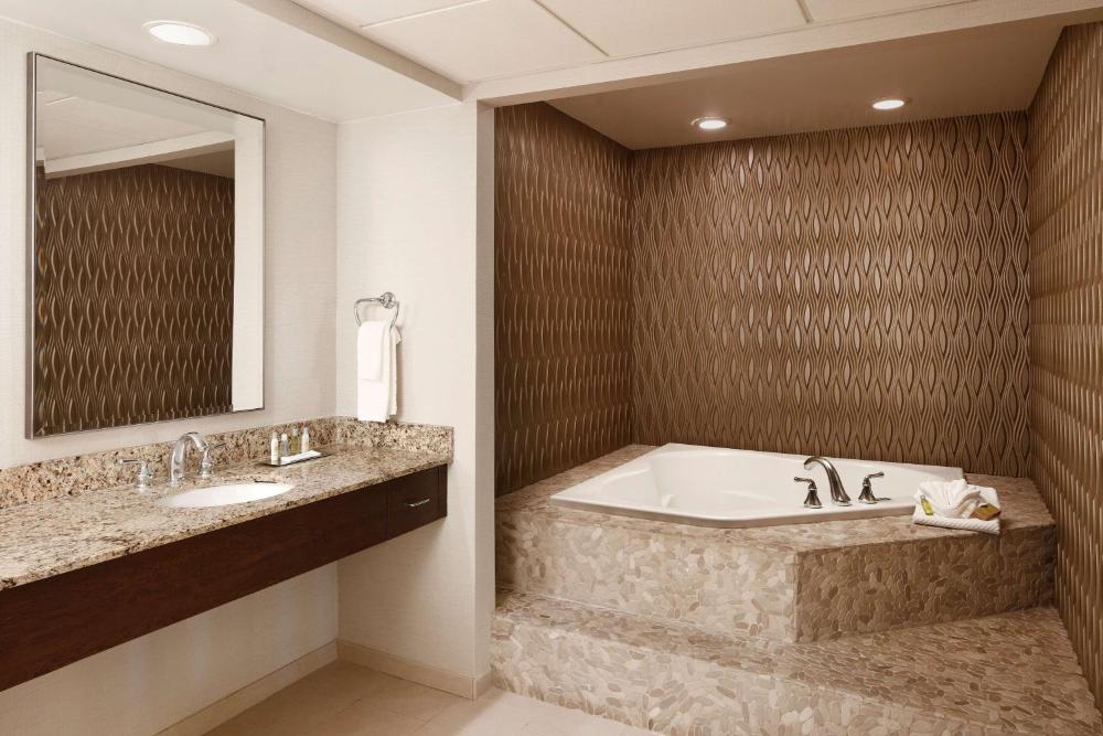 Room image 4