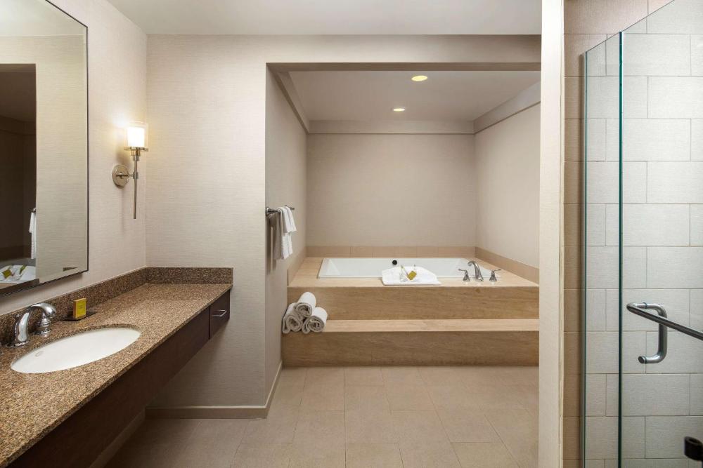 Room image 3