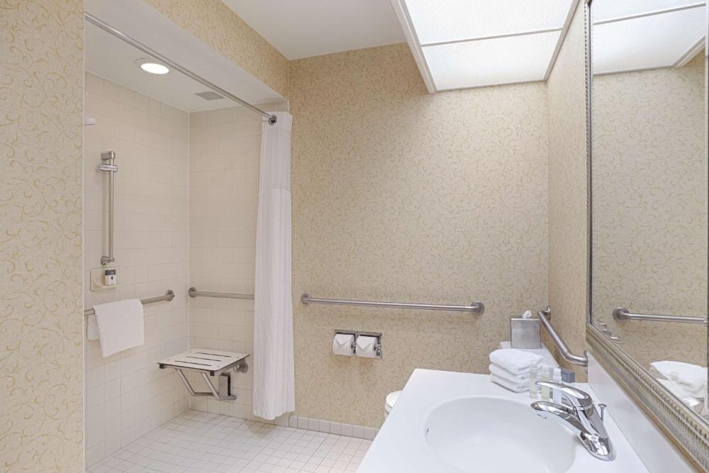 Room image 3